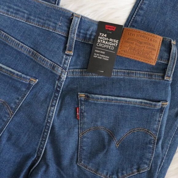 NWT Levi's 724 High Waisted Straight Leg Distressed Blue Denim Jeans Size 26 - Picture 6 of 7